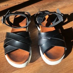 Mia Women’s Strappy Platform Sandals Black Size 6